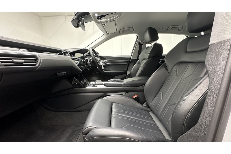 Audi e-tron Sport - U3037