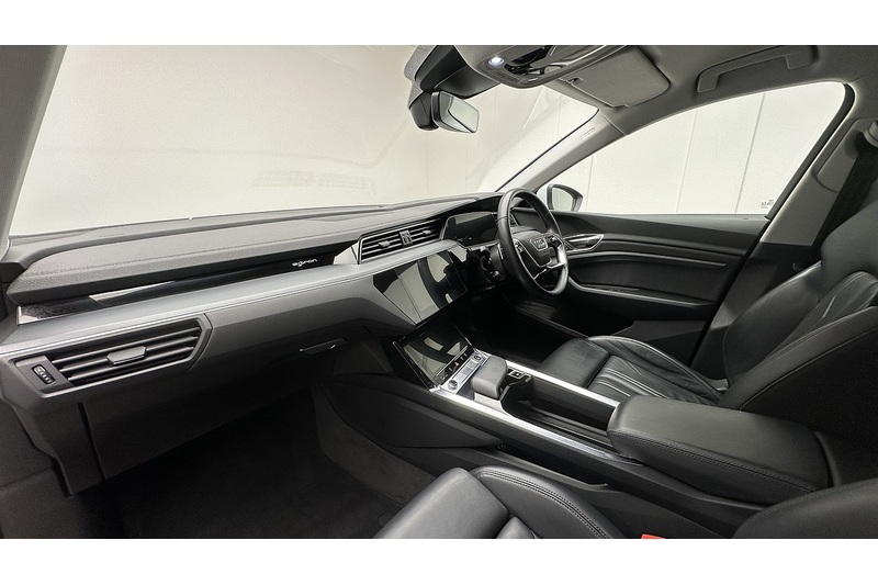 Audi e-tron Sport - U3037