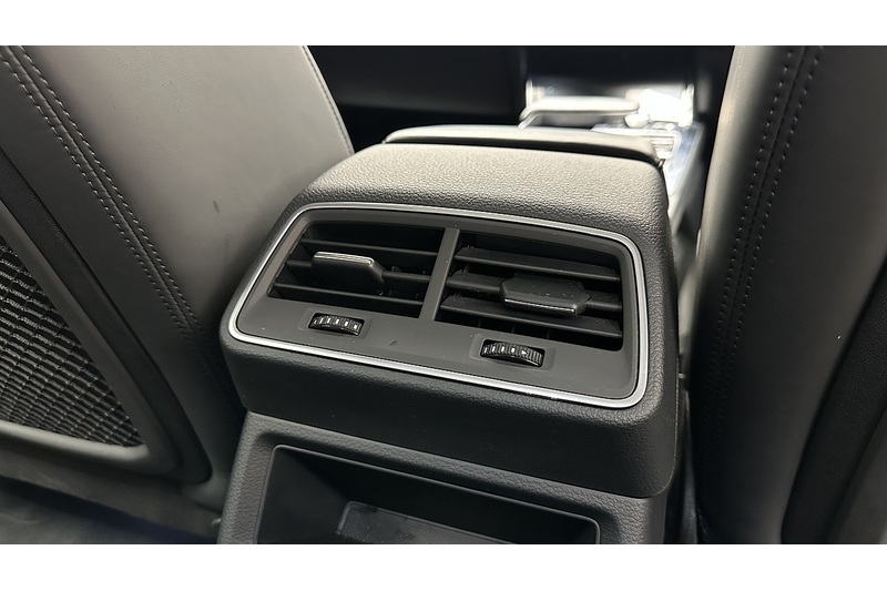 Audi e-tron Sport - U3037