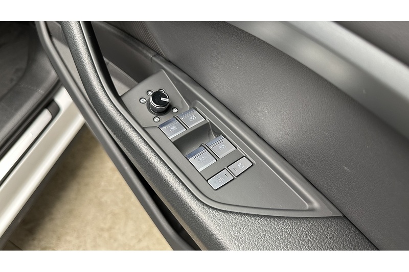 Audi e-tron Sport - U3037