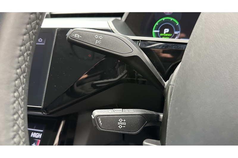 Audi e-tron Sport - U3037
