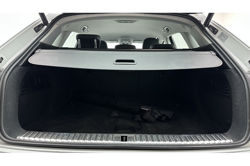 Audi e-tron Sport - U3037