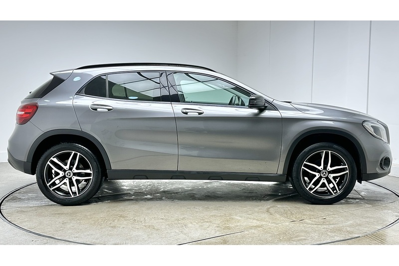 Mercedes-Benz GLA GLA180 Urban Edition - U3043