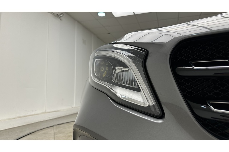 Mercedes-Benz GLA GLA180 Urban Edition - U3043