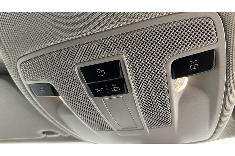 Mercedes-Benz GLA GLA180 Urban Edition - U3043