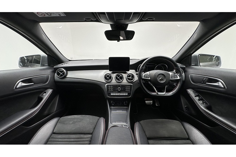 Mercedes-Benz GLA GLA200 AMG Line - U3054