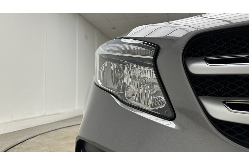 Mercedes-Benz GLA GLA200 AMG Line - U3054