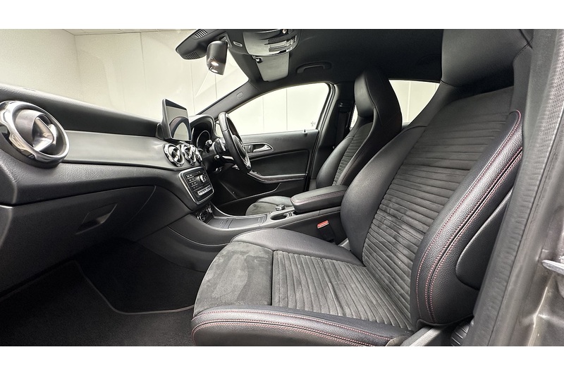 Mercedes-Benz GLA GLA200 AMG Line - U3054