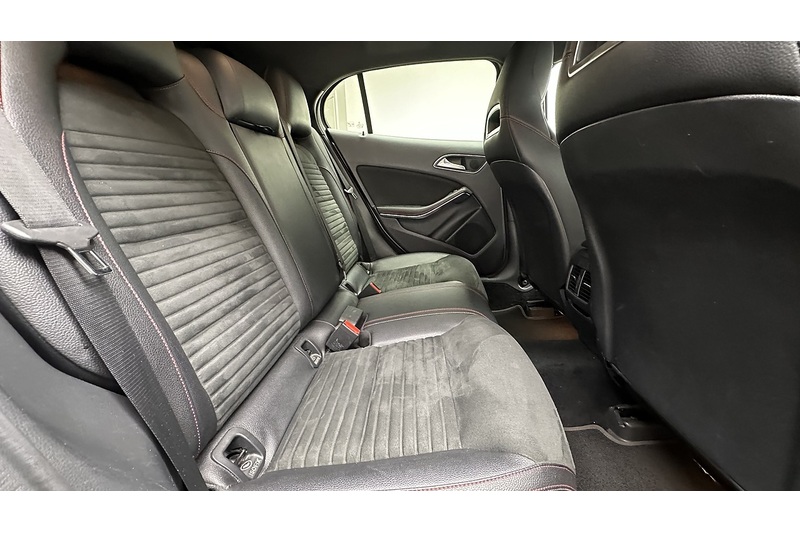 Mercedes-Benz GLA GLA200 AMG Line - U3054