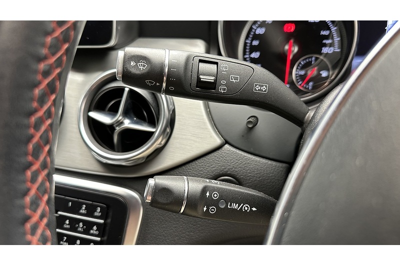 Mercedes-Benz GLA GLA200 AMG Line - U3054