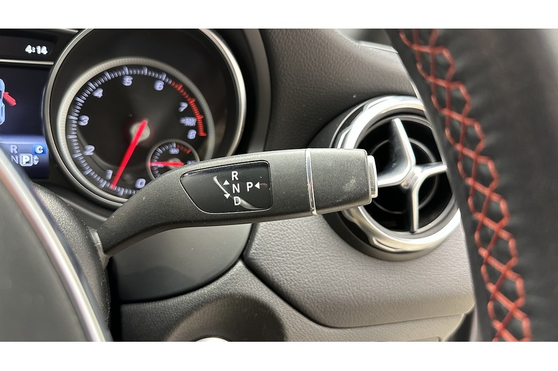 Mercedes-Benz GLA GLA200 AMG Line - U3054