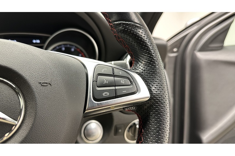 Mercedes-Benz GLA GLA200 AMG Line - U3054