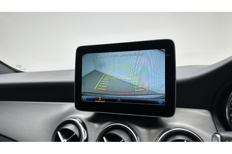 Mercedes-Benz GLA GLA200 AMG Line - U3054