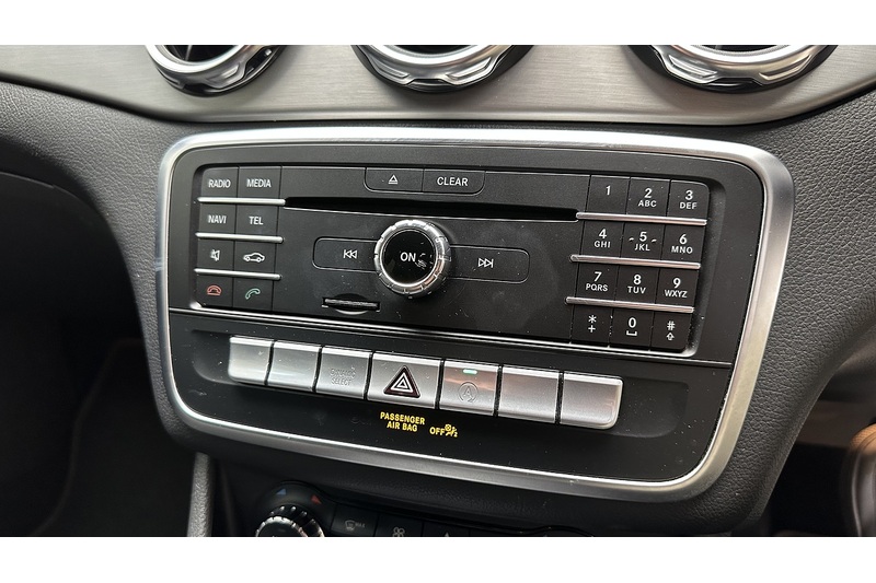 Mercedes-Benz GLA GLA200 AMG Line - U3054