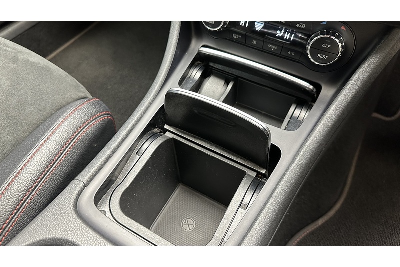 Mercedes-Benz GLA GLA200 AMG Line - U3054