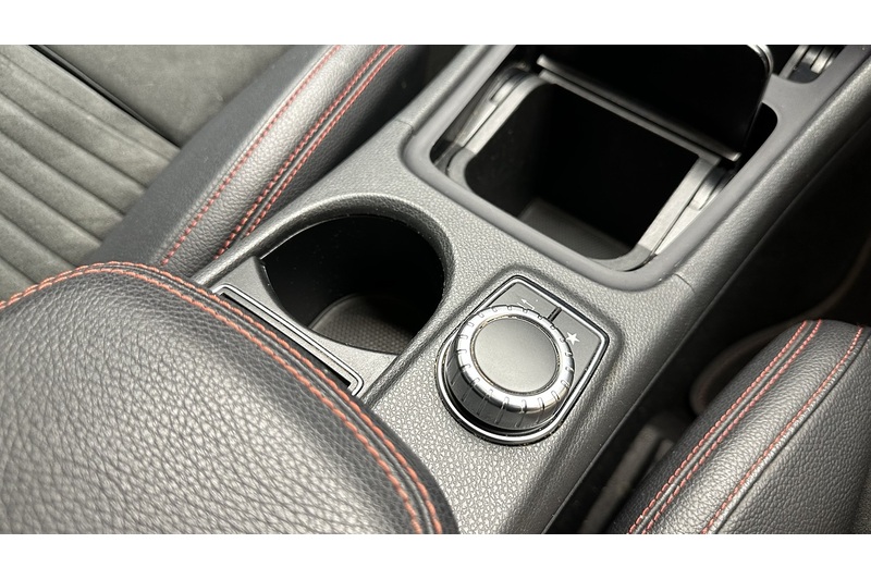 Mercedes-Benz GLA GLA200 AMG Line - U3054