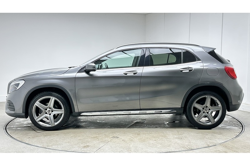 Mercedes-Benz GLA GLA200 AMG Line - U3054