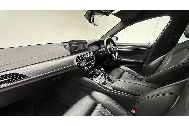 BMW 5 Series 520d MHT M Sport - U3061