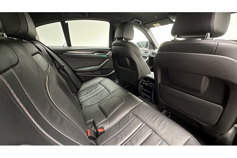 BMW 5 Series 520d MHT M Sport - U3061