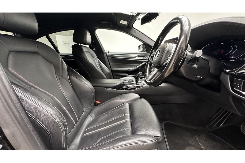 BMW 5 Series 520d MHT M Sport - U3061