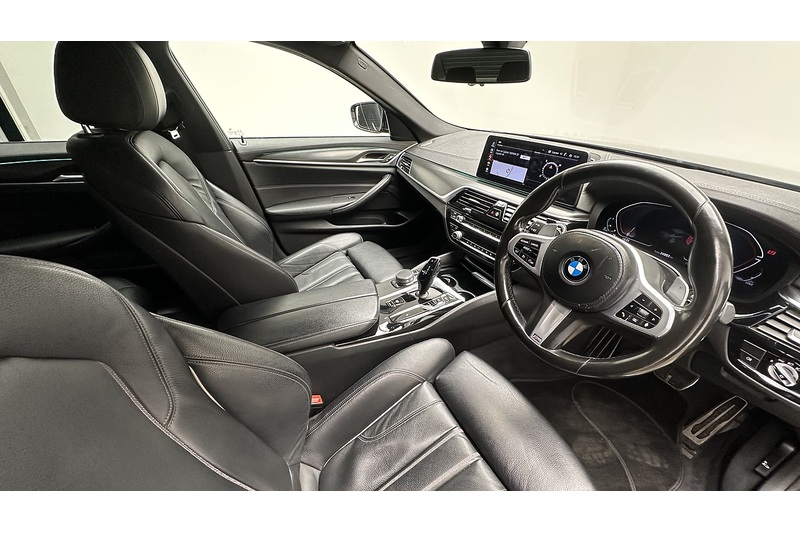 BMW 5 Series 520d MHT M Sport - U3061