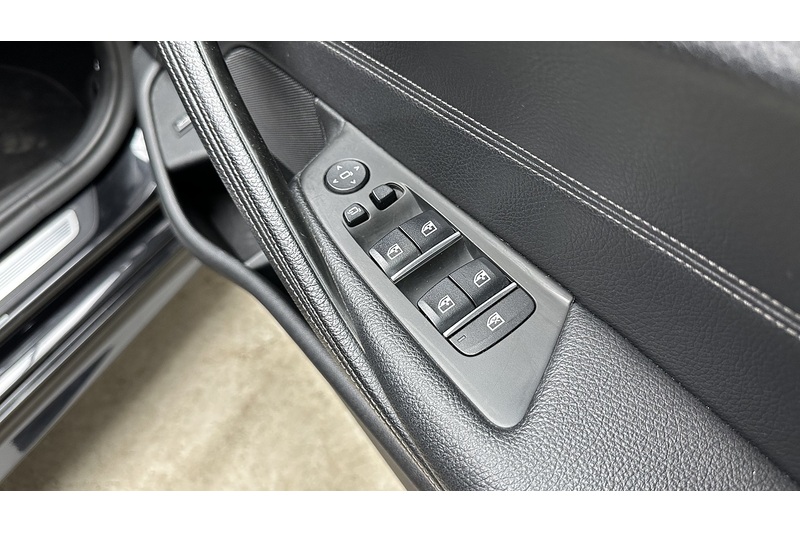 BMW 5 Series 520d MHT M Sport - U3061