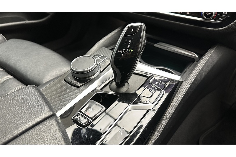 BMW 5 Series 520d MHT M Sport - U3061