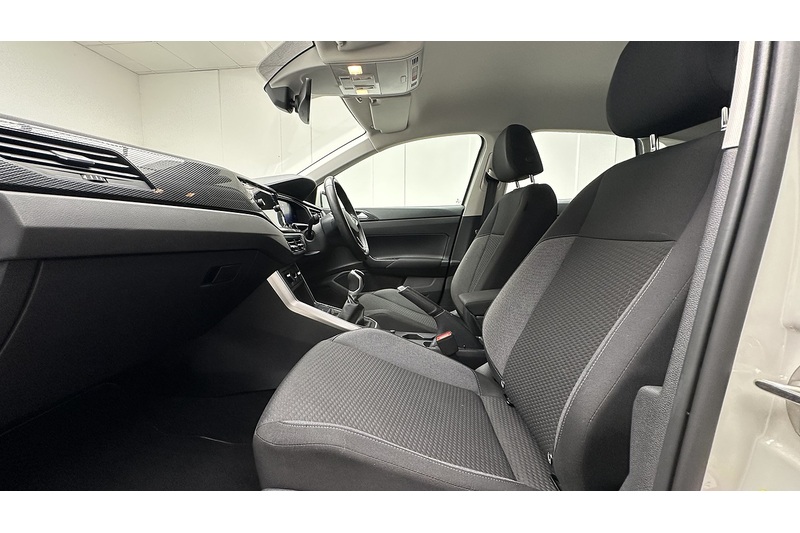 Volkswagen Polo Life - U3073