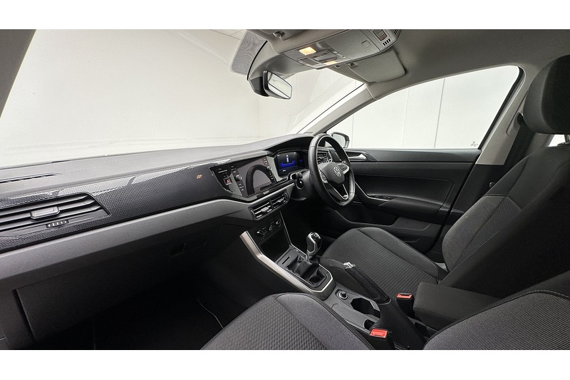 Volkswagen Polo Life - U3073