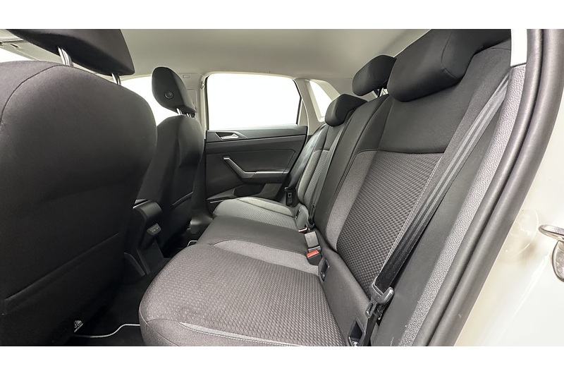 Volkswagen Polo Life - U3073