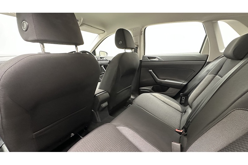 Volkswagen Polo Life - U3073