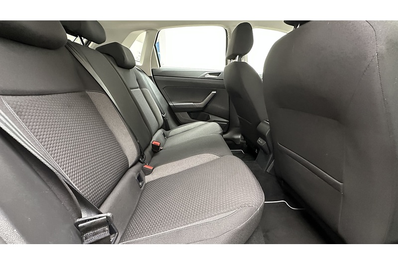 Volkswagen Polo Life - U3073