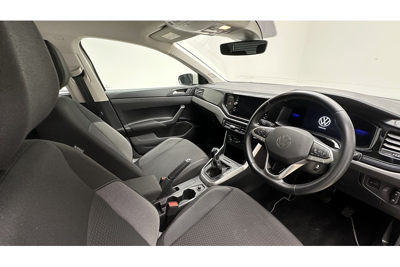 Volkswagen Polo Life - U3073