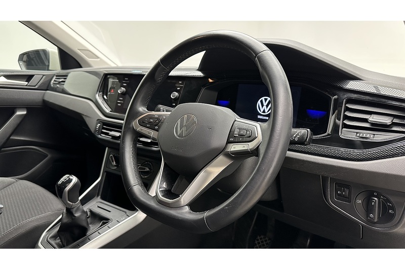 Volkswagen Polo Life - U3073