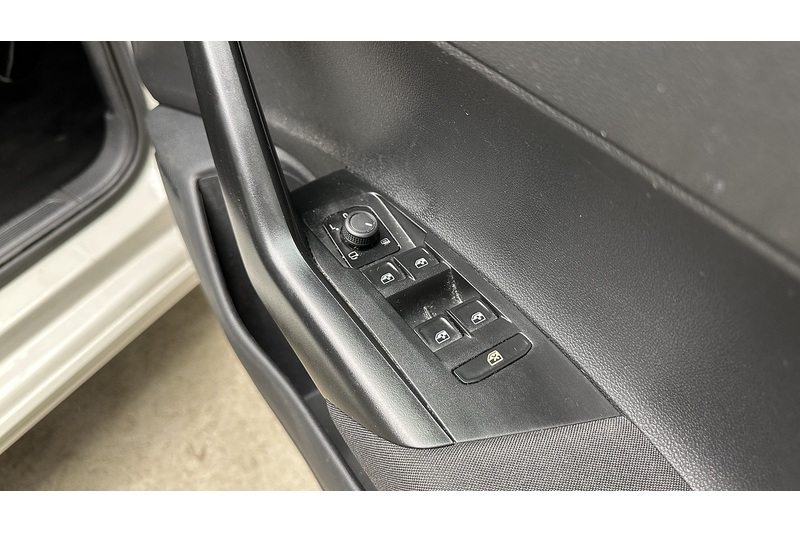 Volkswagen Polo Life - U3073