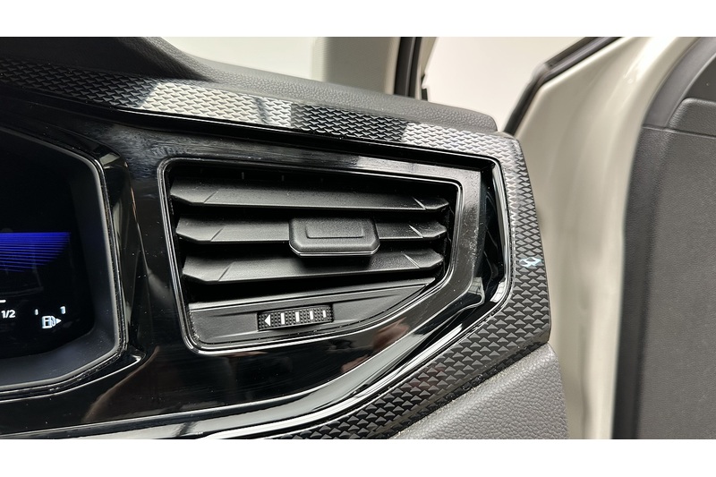 Volkswagen Polo Life - U3073