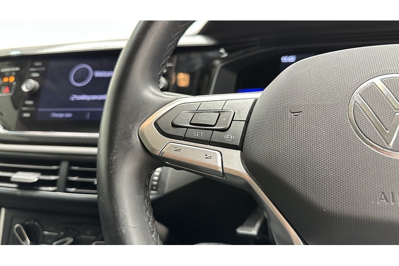 Volkswagen Polo Life - U3073