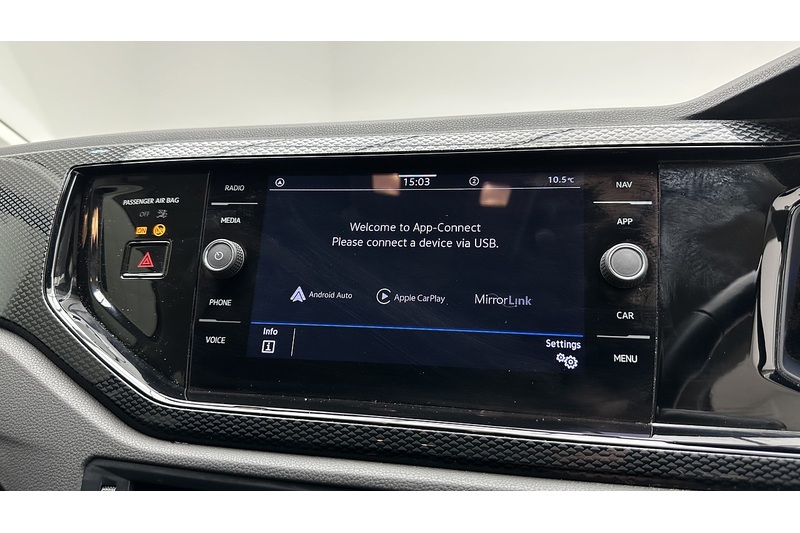 Volkswagen Polo Life - U3073