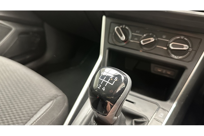 Volkswagen Polo Life - U3073