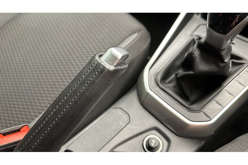 Volkswagen Polo Life - U3073