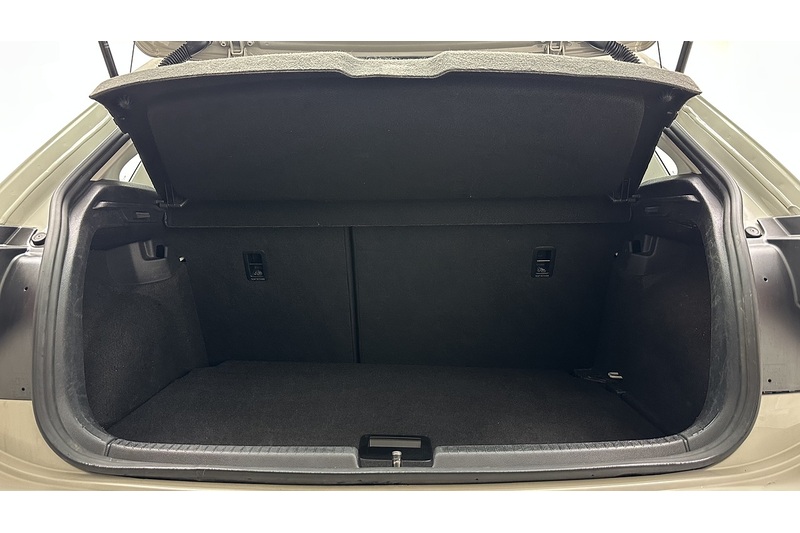 Volkswagen Polo Life - U3073