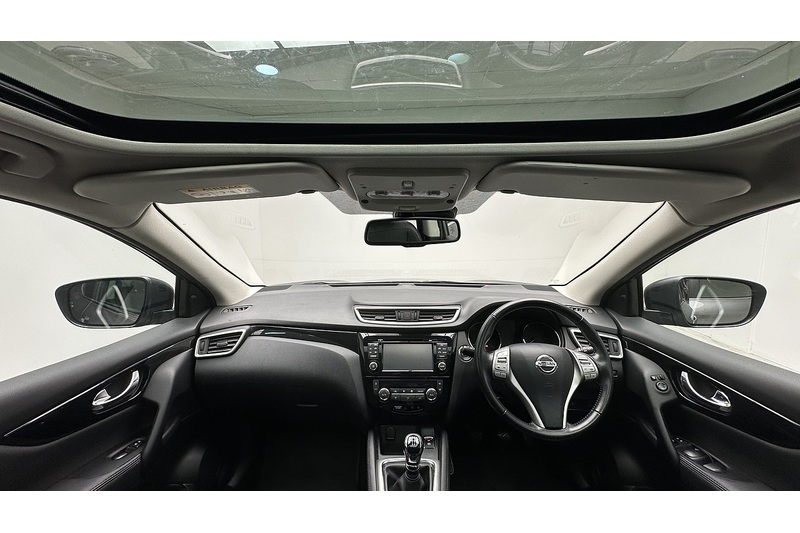 Nissan Qashqai DIG-T Tekna - U3077