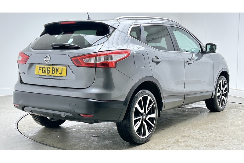 Nissan Qashqai DIG-T Tekna - U3077