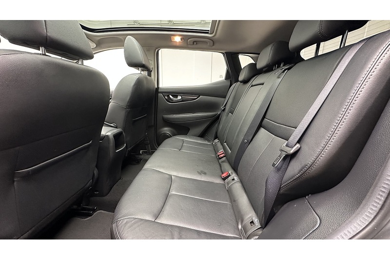Nissan Qashqai DIG-T Tekna - U3077