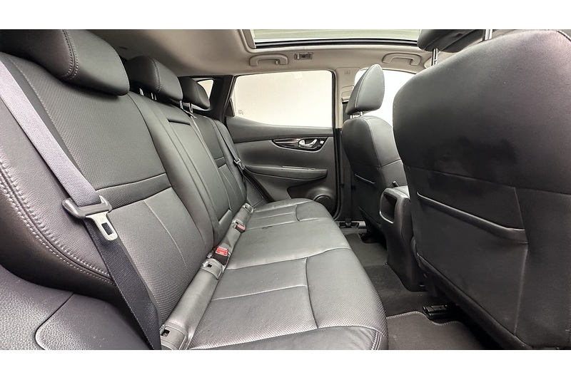 Nissan Qashqai DIG-T Tekna - U3077