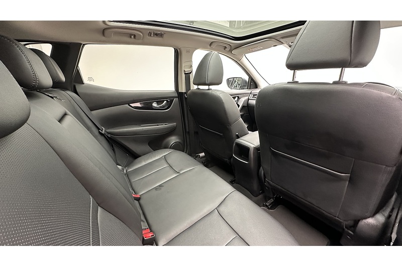 Nissan Qashqai DIG-T Tekna - U3077