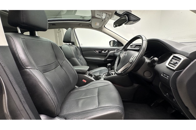 Nissan Qashqai DIG-T Tekna - U3077