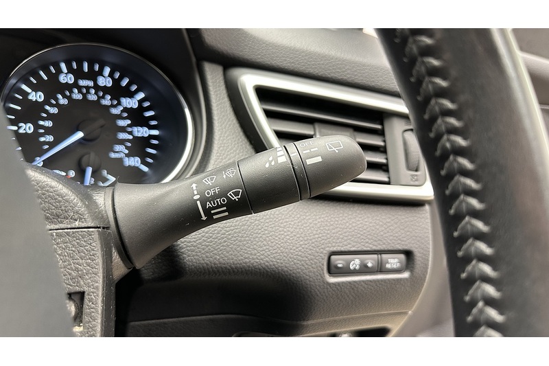 Nissan Qashqai DIG-T Tekna - U3077