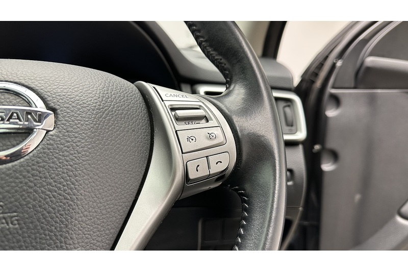 Nissan Qashqai DIG-T Tekna - U3077