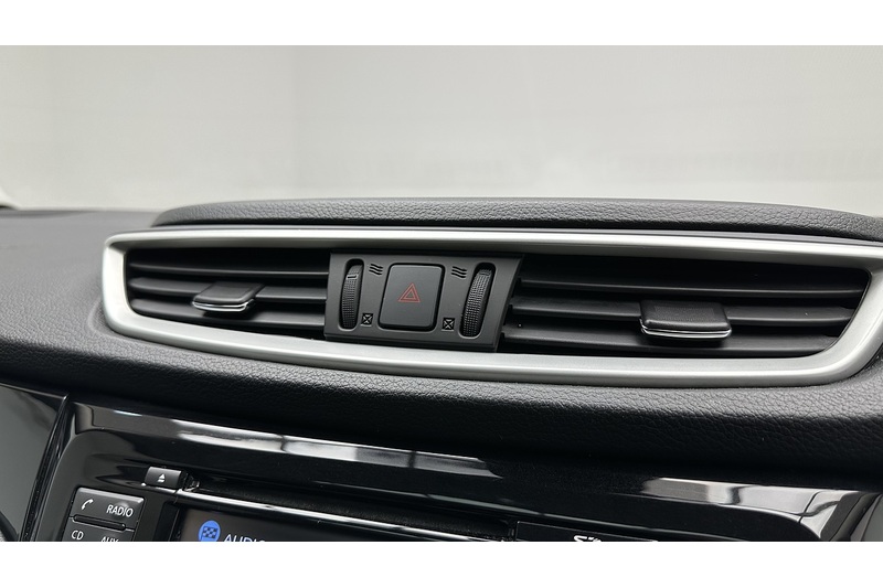 Nissan Qashqai DIG-T Tekna - U3077